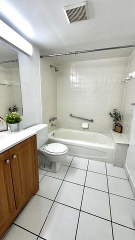 1007 GREEN PINE Boulevard A3, West Palm Beach, FL 33409