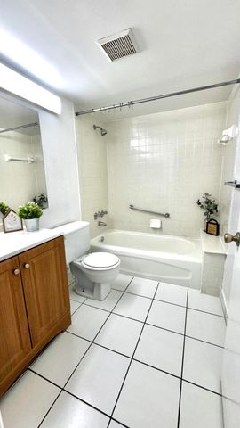 1007 GREEN PINE Boulevard A3, West Palm Beach, FL 33409