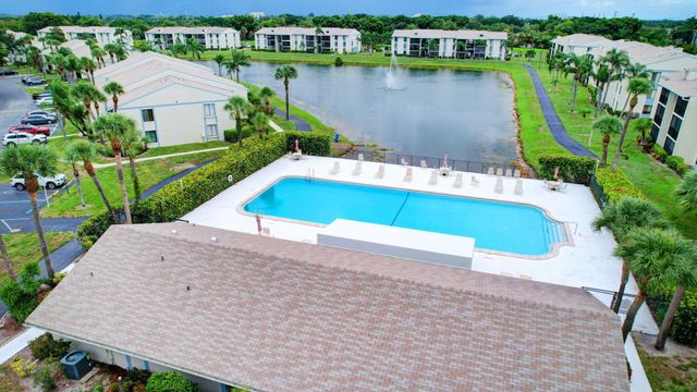 1007 GREEN PINE Boulevard A3, West Palm Beach, FL 33409