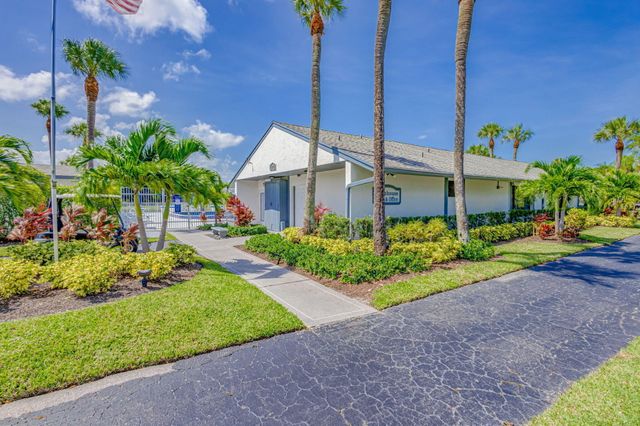 1007 GREEN PINE Boulevard A3, West Palm Beach, FL 33409