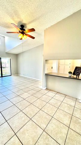 1007 GREEN PINE Boulevard A3, West Palm Beach, FL 33409