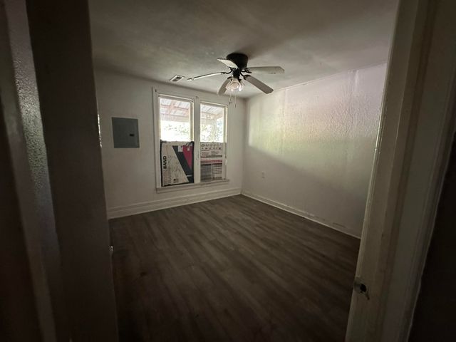 1201 N Davies Avenue, Springfield, MO 65802
