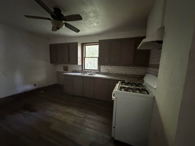 1201 N Davies Avenue, Springfield, MO 65802