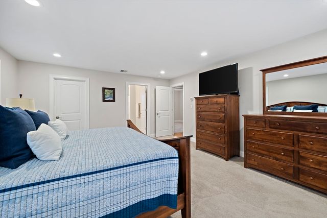 190 White St, Weymouth, MA 02190