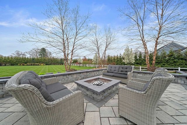 190 White St, Weymouth, MA 02190
