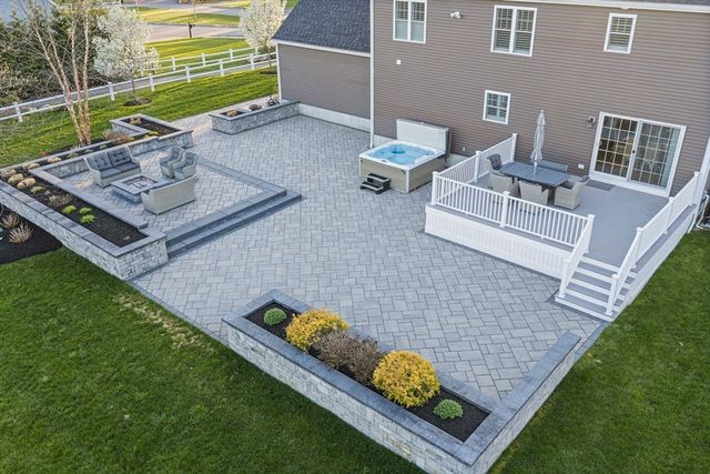 190 White St, Weymouth, MA 02190