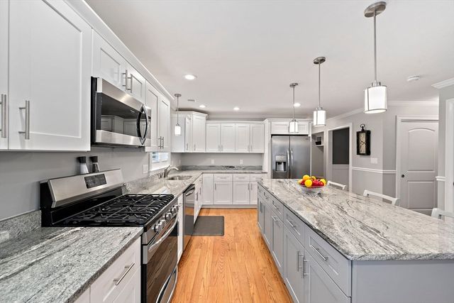 190 White St, Weymouth, MA 02190