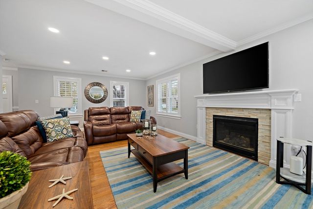 190 White St, Weymouth, MA 02190