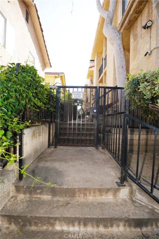 18954 Sherman Way 3, Reseda, CA 91335