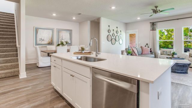 5601 Clarity St, Milton, FL 32570