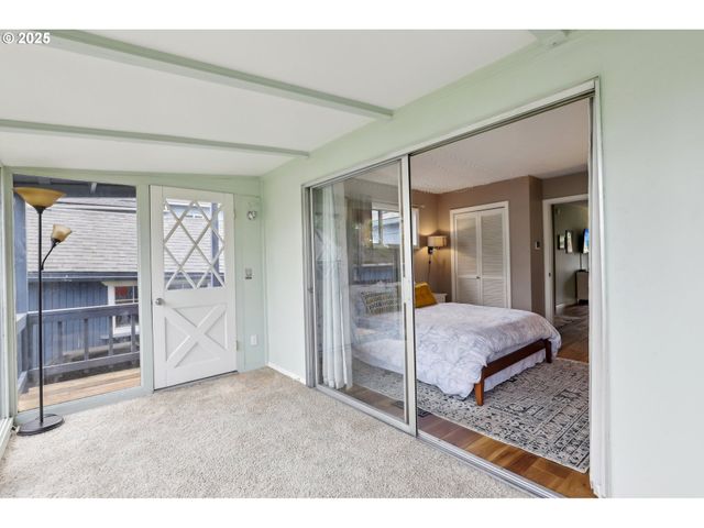 421 WILLAMETTE St, Oregon City, OR 97045
