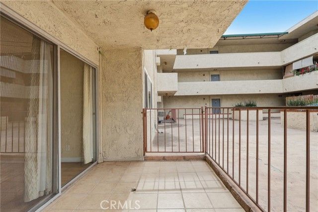 125 S Sierra Madre 104, Pasadena, CA 91107