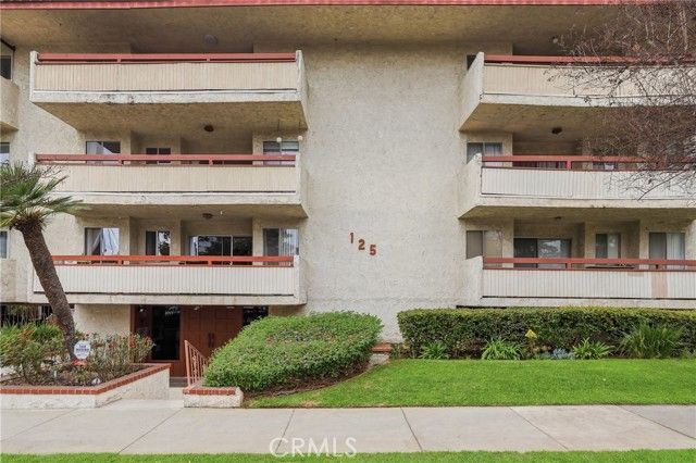 125 S Sierra Madre 104, Pasadena, CA 91107