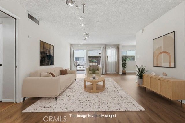 125 S Sierra Madre 104, Pasadena, CA 91107