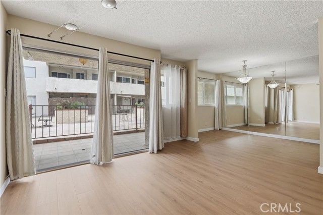 125 S Sierra Madre 104, Pasadena, CA 91107