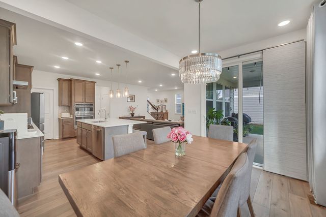 23 Commons Circle, Hawthorn Woods, IL 60047