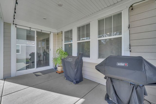 23 Commons Circle, Hawthorn Woods, IL 60047