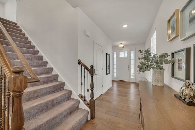 23 Commons Circle, Hawthorn Woods, IL 60047