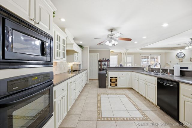 120 S Madison Avenue, Okmulgee, OK 74447