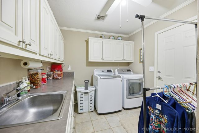 120 S Madison Avenue, Okmulgee, OK 74447