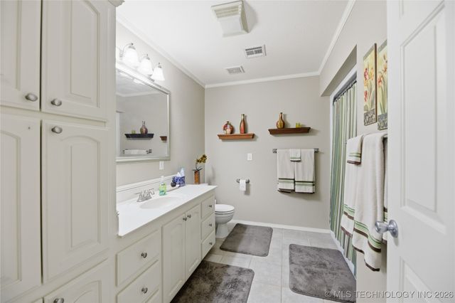 120 S Madison Avenue, Okmulgee, OK 74447