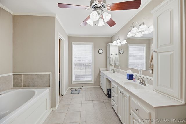 120 S Madison Avenue, Okmulgee, OK 74447