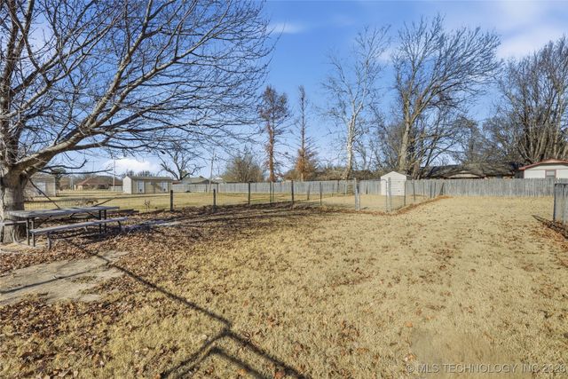 120 S Madison Avenue, Okmulgee, OK 74447