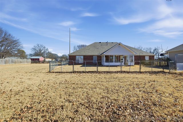 120 S Madison Avenue, Okmulgee, OK 74447