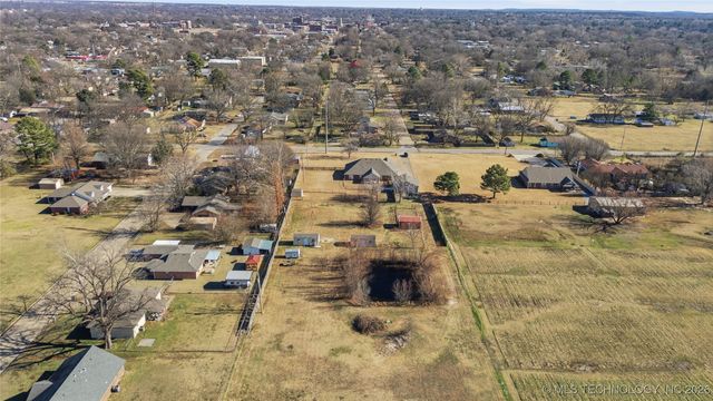 120 S Madison Avenue, Okmulgee, OK 74447