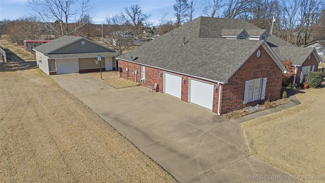 120 S Madison Avenue, Okmulgee, OK 74447