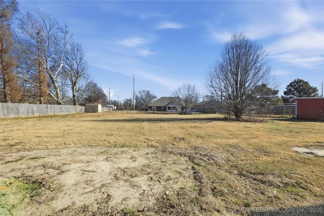 120 S Madison Avenue, Okmulgee, OK 74447