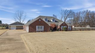 120 S Madison Avenue, Okmulgee, OK 74447