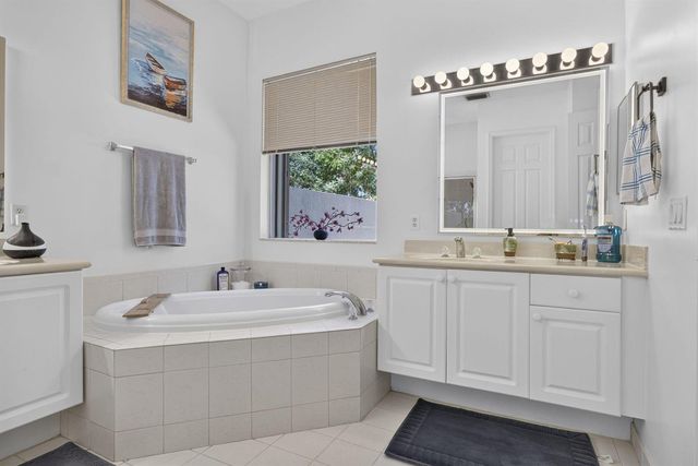 11202 Osprey Lake Lane, Palm Beach Gardens, FL 33412
