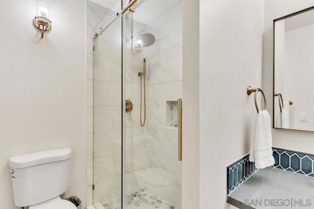 2600 Torrey Pines Rd B17, La Jolla, CA 92037