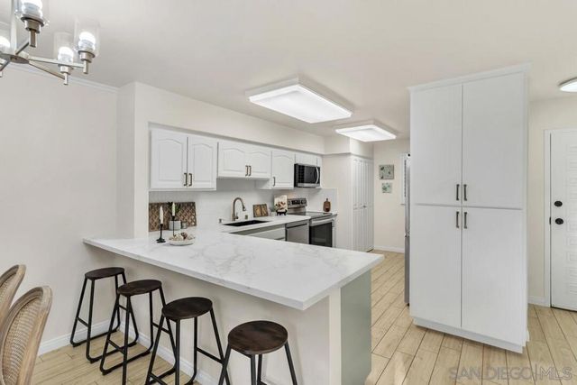 2600 Torrey Pines Rd B17, La Jolla, CA 92037