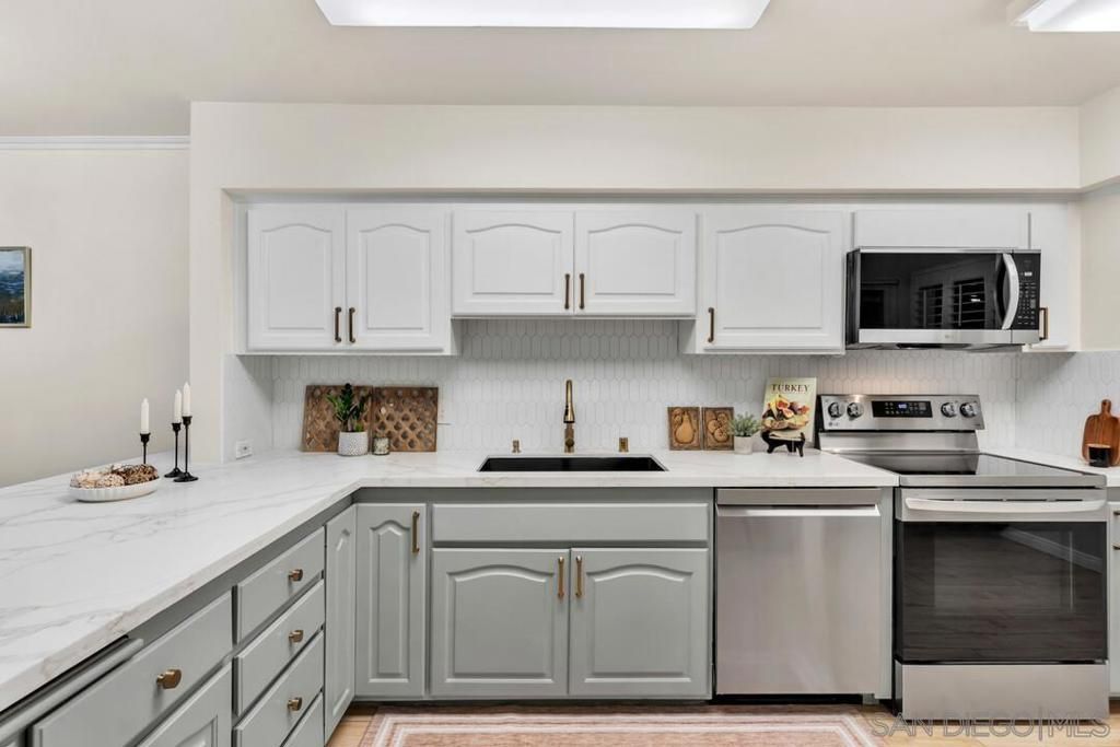 2600 Torrey Pines Rd B17, La Jolla, CA 92037