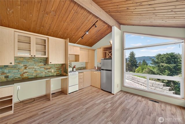 418 Briar Road, Bellingham, WA 98225