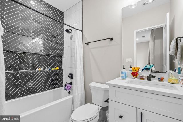 650 N JACKSON ST, Arlington, VA 22201