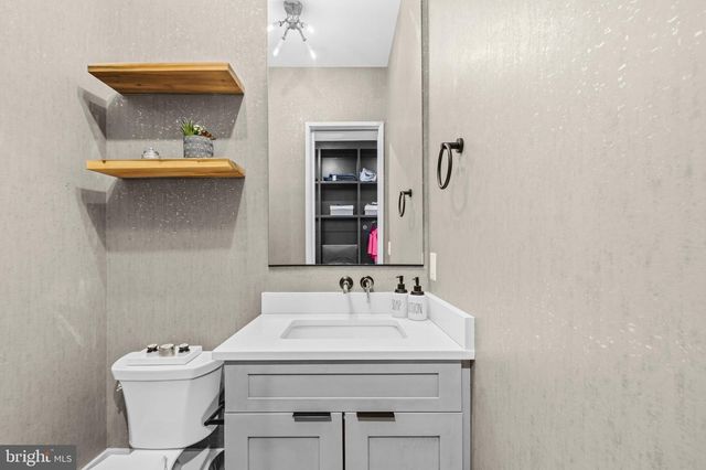 650 N JACKSON ST, Arlington, VA 22201