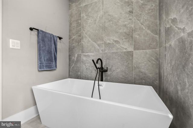 650 N JACKSON ST, Arlington, VA 22201