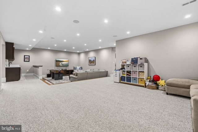 650 N JACKSON ST, Arlington, VA 22201