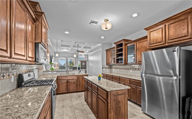 3845 Pennine Way, Corpus Christi, TX 78414