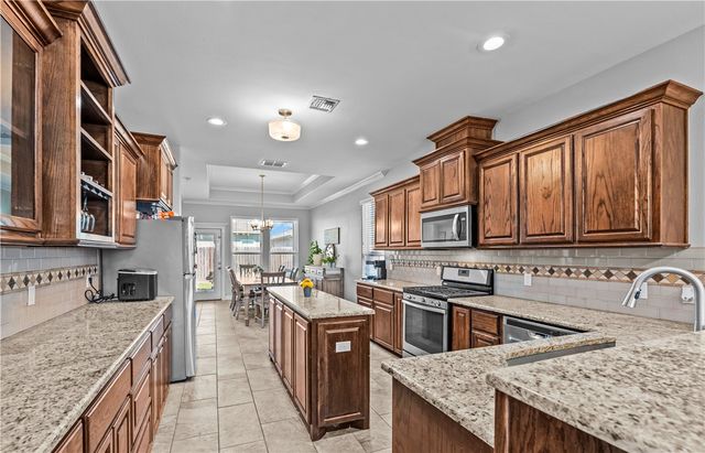 3845 Pennine Way, Corpus Christi, TX 78414