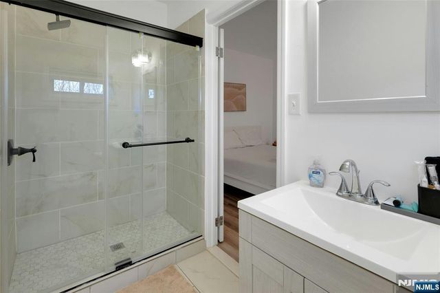 32 McNabb Road, Jefferson Township, NJ 07849