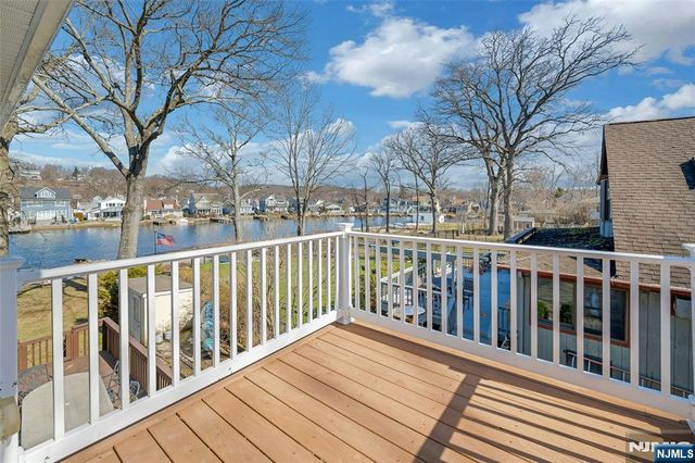 32 McNabb Road, Jefferson Township, NJ 07849