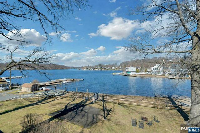 32 McNabb Road, Jefferson Township, NJ 07849