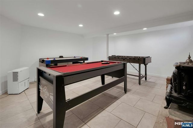 32 McNabb Road, Jefferson Township, NJ 07849