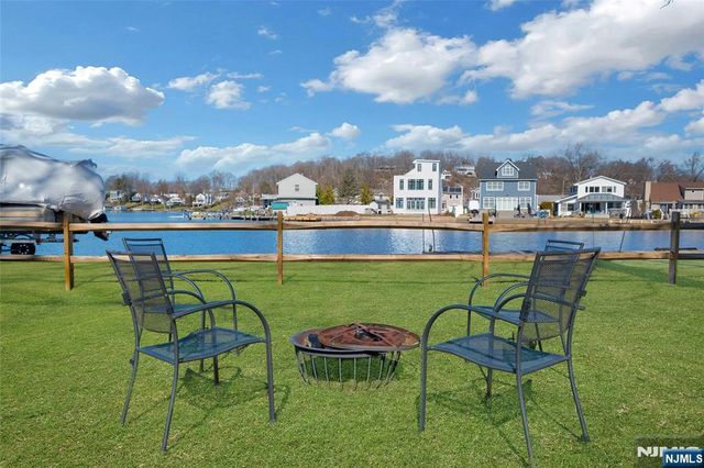 32 McNabb Road, Jefferson Township, NJ 07849