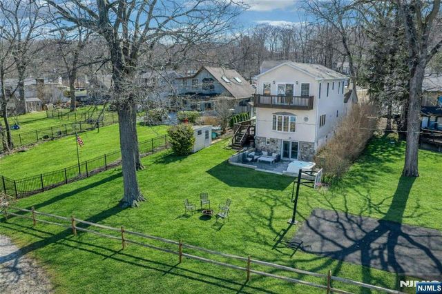 32 McNabb Road, Jefferson Township, NJ 07849