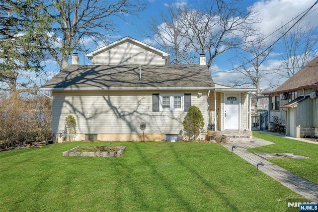 32 McNabb Road, Jefferson Township, NJ 07849